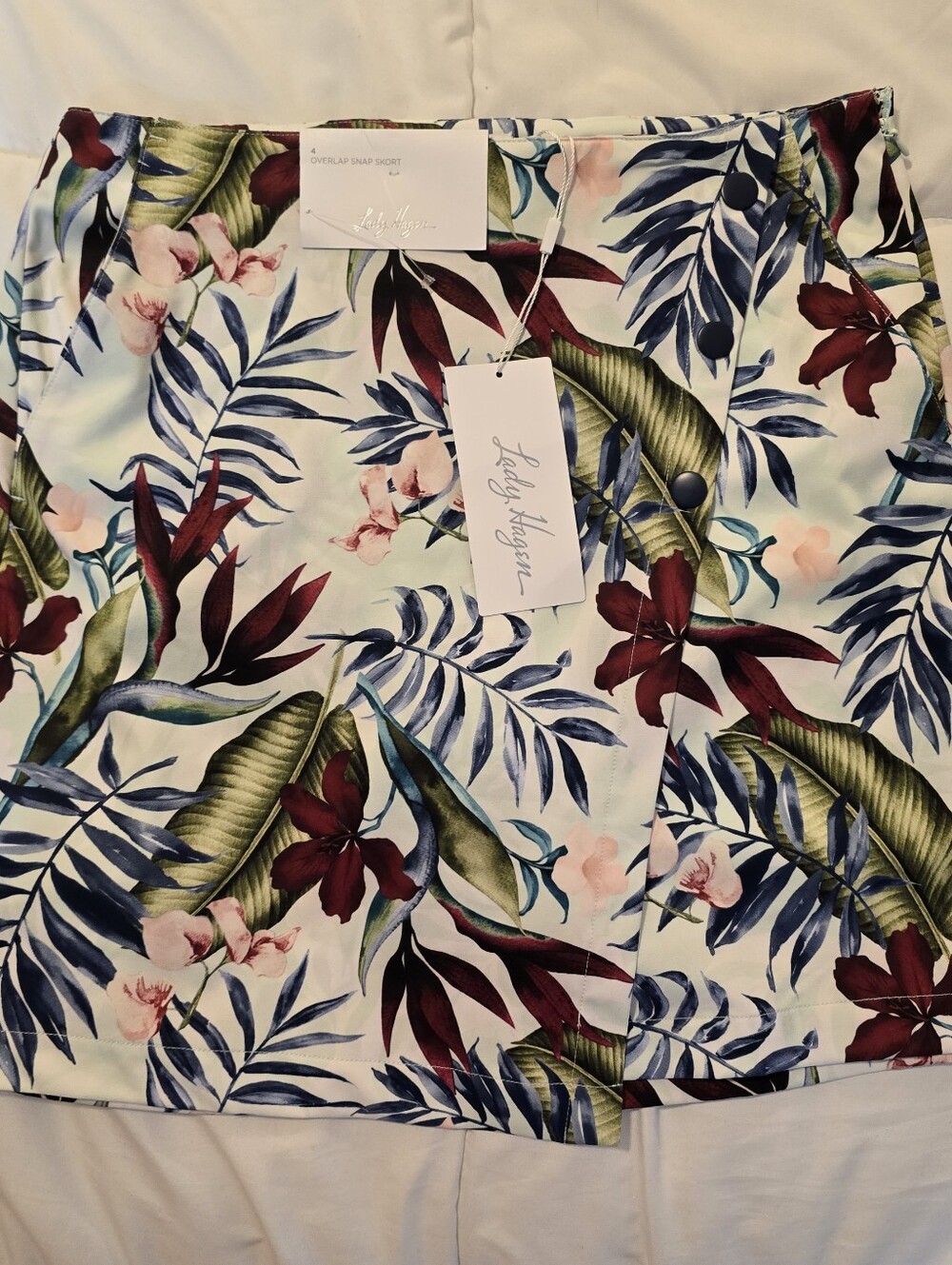 NWT Lady Hagen Tropical Floral Golf Skort Size 4 Overlap Snap Front